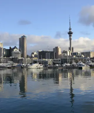 Schlemme in Aucklands Hafenviertel